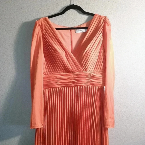 Ieena Macduggal Pleated Long Sleeve Satin V Neck Gown Size 10 NWT - Picture 14 of 16